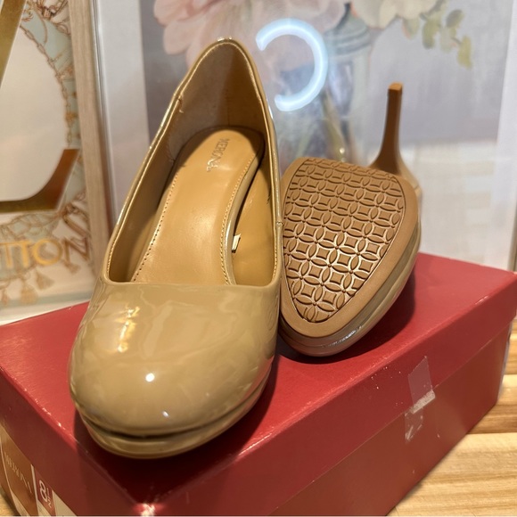 Merona heels, Vegan patent leather, Melanie style in beige/nude color, size 8.5 - Picture 7 of 16